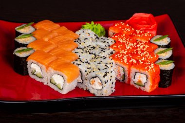 Japon geleneksel rulo ve suşi ayarla