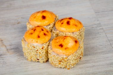 Japon pişmiş rulo ile balık