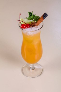 Tekila sunrise nane ile kokteyl