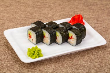 Japon rulo tavuk ve salata ile