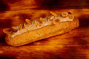 Tatlı lezzetli pasta krema ile 