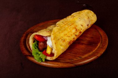 Souvlaki et ve sebze ile