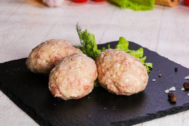 Çiğ Domuz pirzola - kıyılmış et