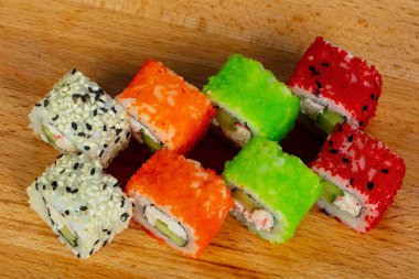 Suşi Japonya ve küme rulo
