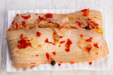 Baharatlı kimchi lezzetli tabak