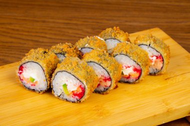 Lezzetli kızarmış tempura somon ile