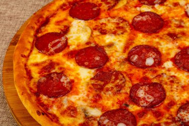 Pizza biberli peynir ile vurmak