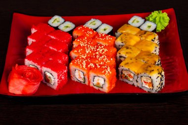 Japon geleneksel rulo ve suşi ayarla