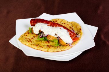 Yunan geleneksel souvlaki etli