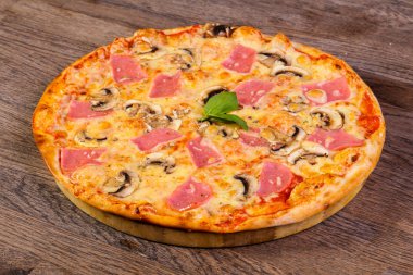Pizza mantar ve peynir jambon