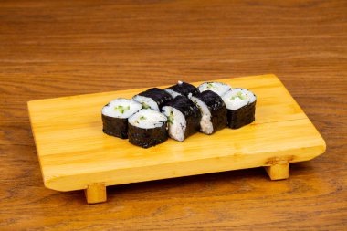 Lezzetli dondurma sushi roll seti