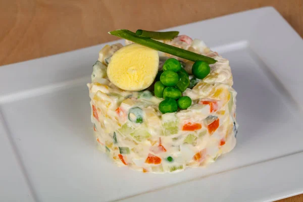 Salade Traditionnelle Russe Aux Petits Pois — Photo