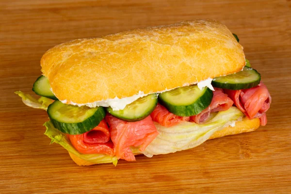 Panini Con Salmone Cetrioli — Foto Stock