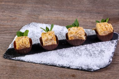 Napolyon pasta tatlı nane hizmet