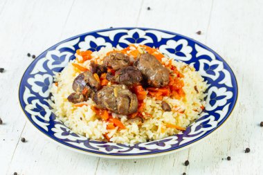 Havuç ve baharat ile kuzu pilav