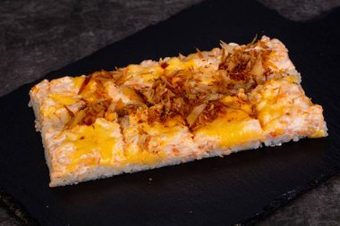 Japon traditonal pizza peyniri ile
