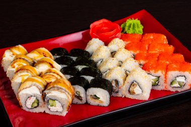 Japon geleneksel rulo ve suşi ayarla