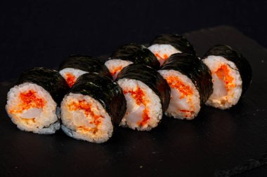 Karides ile Japon soğuk rulo