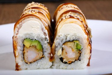 Tradittional Japonya yılan balığı rulo