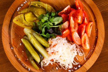 Turşu sebze salatalık ve lahana