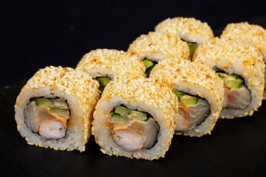 Karides ile Japon soğuk rulo