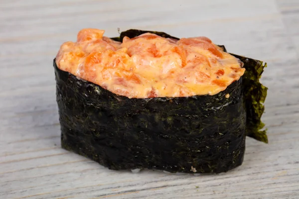 Japonské Tradiční Pikantní Gunkan Sushi — Stock fotografie