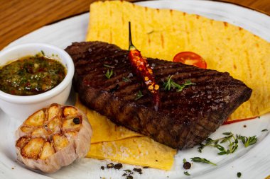 Soslu ızgara sığır eti biftek