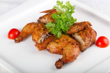 Maydanoz ile kavrulmuş tavuk