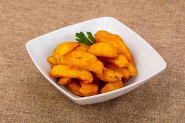 Kızarmış patates maydanoz hizmet Fransız