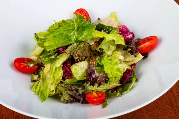 Salada Leve Saborosa Com Tomate Alface — Fotografia de Stock