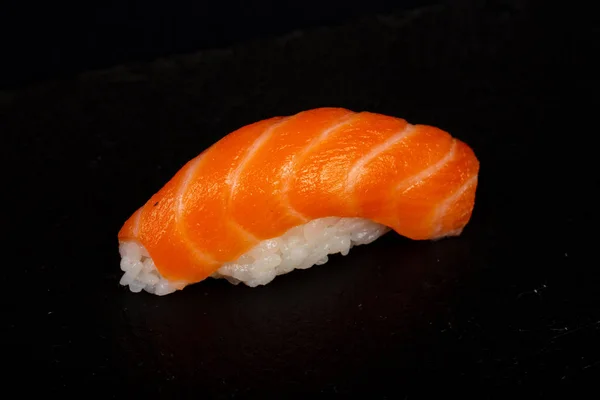 Japanisches Kaltes Sushi Mit Lachs — Stockfoto