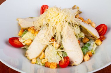 Lezzetli ceasar Salata tavuk