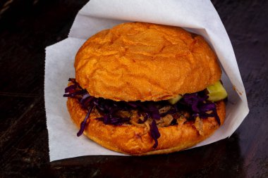 Burger çekti domuz eti ve lahana