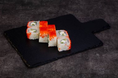 Yengeç eti ile Japon rulo