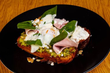 Jambon ve Peynirli börek