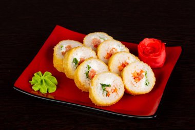 Japon geleneksel rulo somon ile