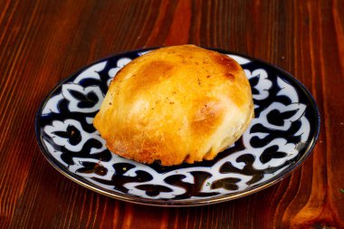 Özbek geleneksel samosa plaka