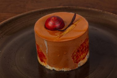 Çikolatalı mus plaka tatlı