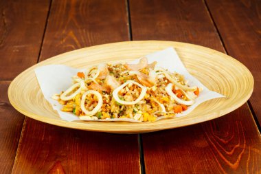 Deniz ürünleri ve sebze Fried Rice