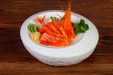 Japon soğuk sashimi somon ile