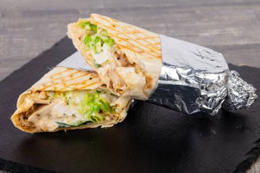 Shawarma et ve sebze ile