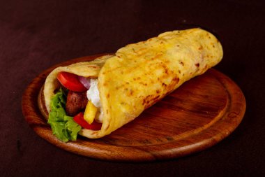 Souvlaki et ve sebze ile