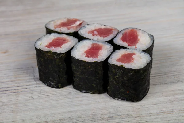 Traditionelle Japanische Rolle Mit Thunfisch — Stockfoto