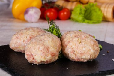 Çiğ Domuz pirzola - kıyılmış et