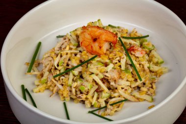 Karides ve fasulye bulgur