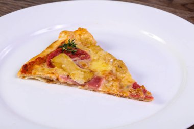 Lezzetli Pizza salam ve sosis