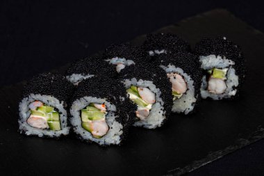 Karides ile Japon soğuk rulo