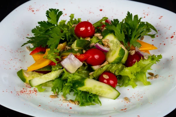 Salada Legumes Com Ervas Tomate — Fotografia de Stock