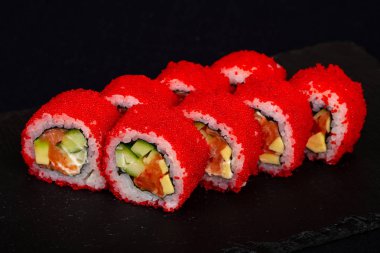 Japon soğuk rulo ile avokado