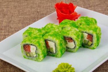 Somon ve salatalık ile